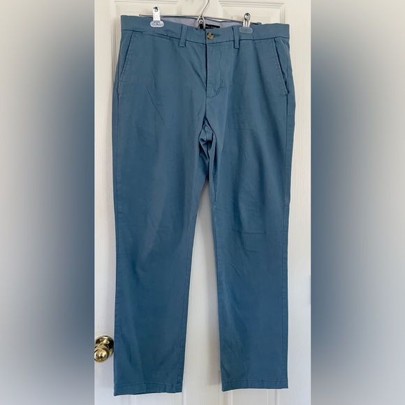 Tommy Hilfiger Men's Comfort Stretch Cotton Chino Pants in Bayhead Blue 36X32 - Picture 1 of 6